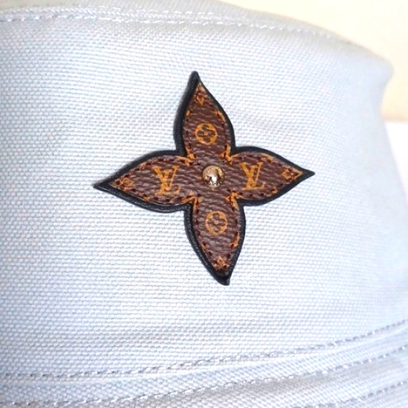 Authentic Louis Vuitton Monogram Flower Patch bucket hat (Like New) - Picture 2 of 9